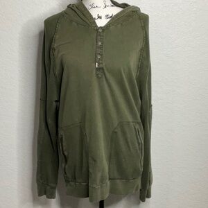 05- Calvin Klein EUC Long Sleeve, Olive Green Henley/Hoodie Top. Size Large.